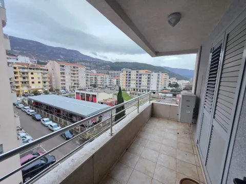 Rent, two bedroom apartment, 86m², Budva, Crna Gora - image 18