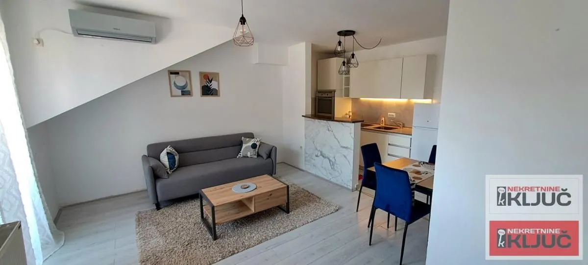Prodaja, dvosoban stan, 56m², Centar, Novi Sad