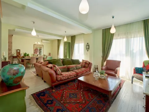 Izdavanje, trosoban stan, 247m², Sveti Stefan, Budva - image 6