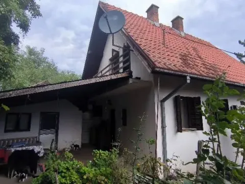 Kuća in Voždovac Sve Podlokacije
