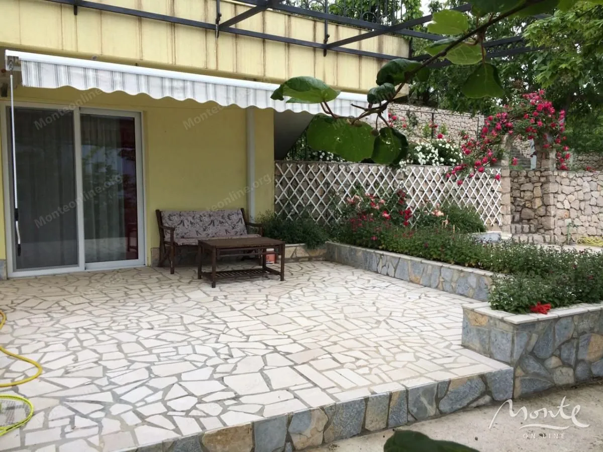 Prodaja, kuća, 380m², Dobre Vode, Bar