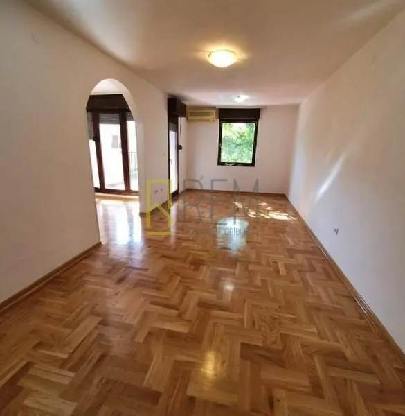 Prodaja, dvosoban stan, 82m², Zabjelo, Podgorica