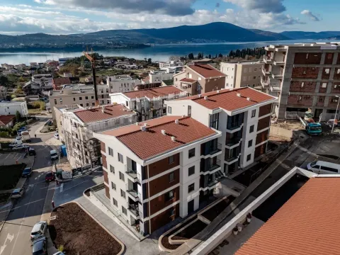 Prodaja, jednosoban stan, 42m², Tivat, Crna Gora - image 9