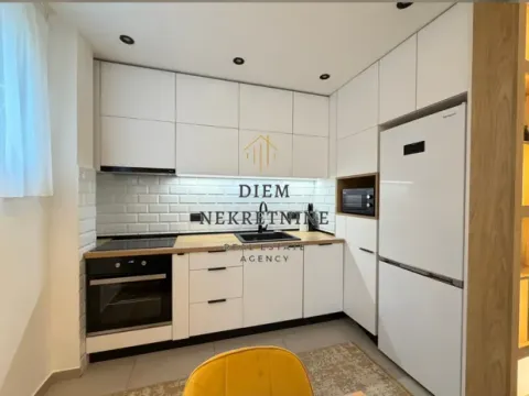 Izdavanje, jednosoban stan, 50m², Preko Morače, Podgorica - image 1