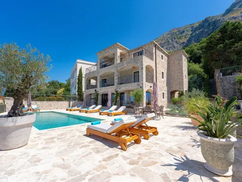 Sale, house, 374m², Drobni pijesak, Budva - image 6