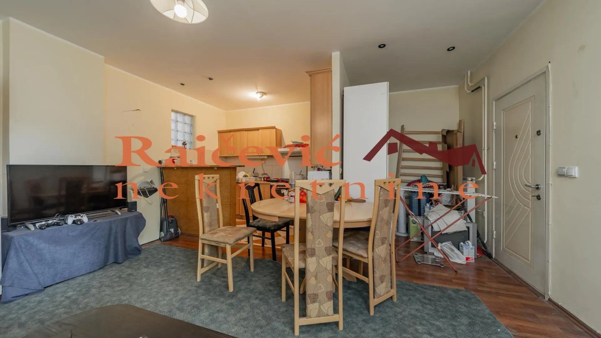 Prodaja, trosoban stan, 71m², Voždovac, Voždovac Sve Podlokacije