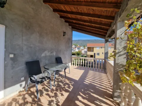 Izdavanje, trosoban stan, 105m², Tivat, Crna Gora - image 25