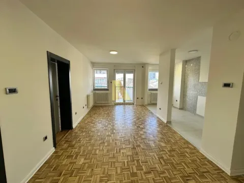 Sale, two bedroom apartment, 55m², Adamovićevo Naselje, Novi Sad Sve Podlokacije - image 2