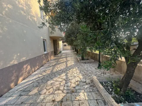 Prodaja, jednosoban stan, 60m², Zagorič, Podgorica - image 8