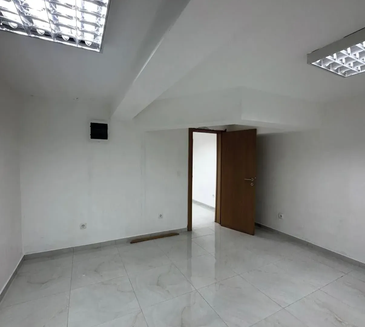 Sale, office space, 64m², Lepa Kata, Podgorica