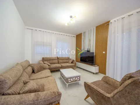Izdavanje, dvosoban stan, 76m², Preko Morače, Podgorica - image 1