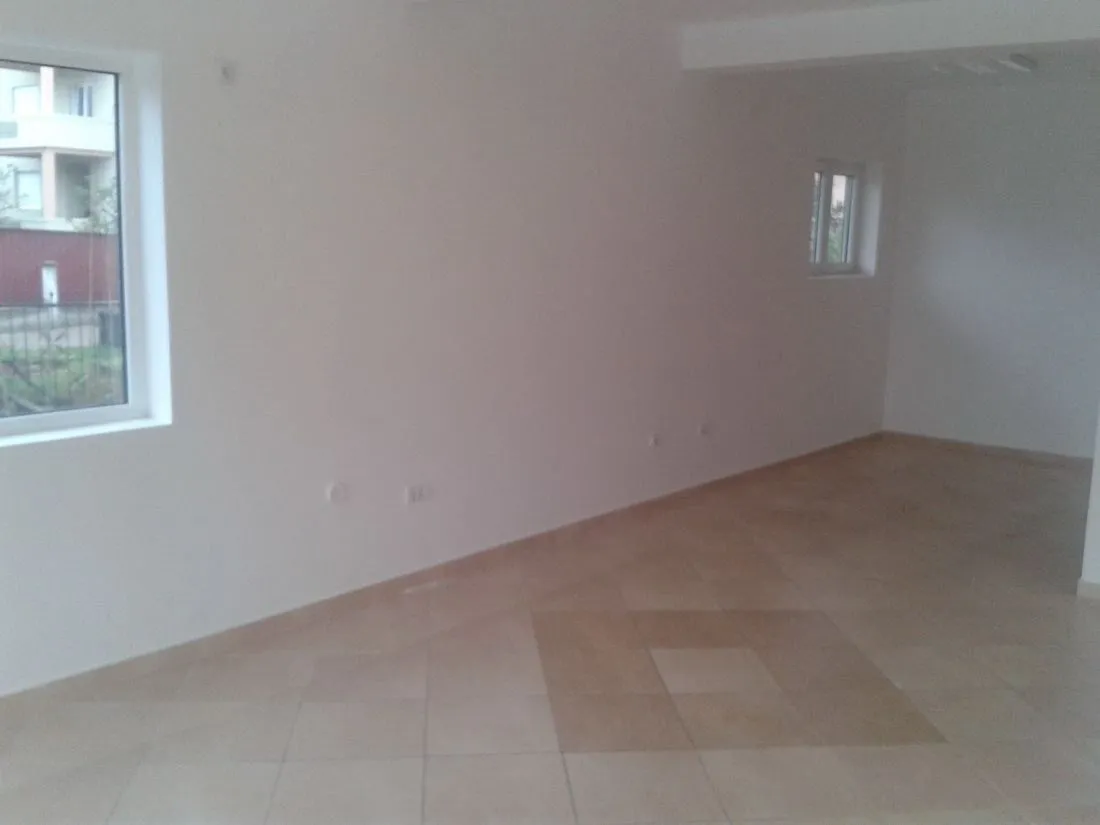 Rent, office space, 100m², Donja Lastva, Tivat
