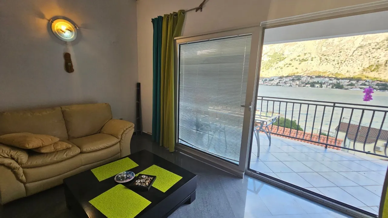 Prodaja, četvorosoban stan, 115m², Muo, Kotor