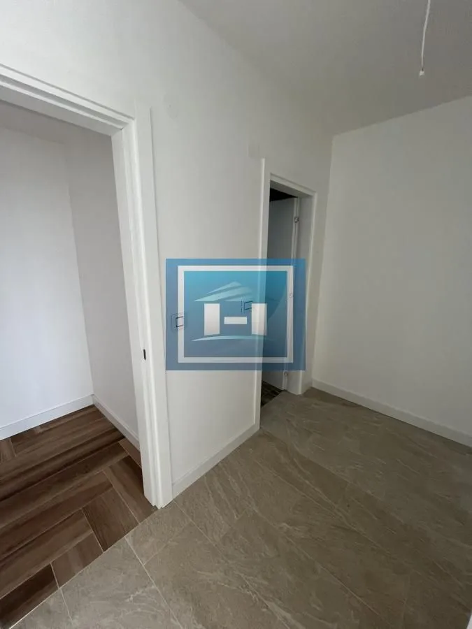 Prodaja, dvosoban stan, 75m², Centar, Paraćin