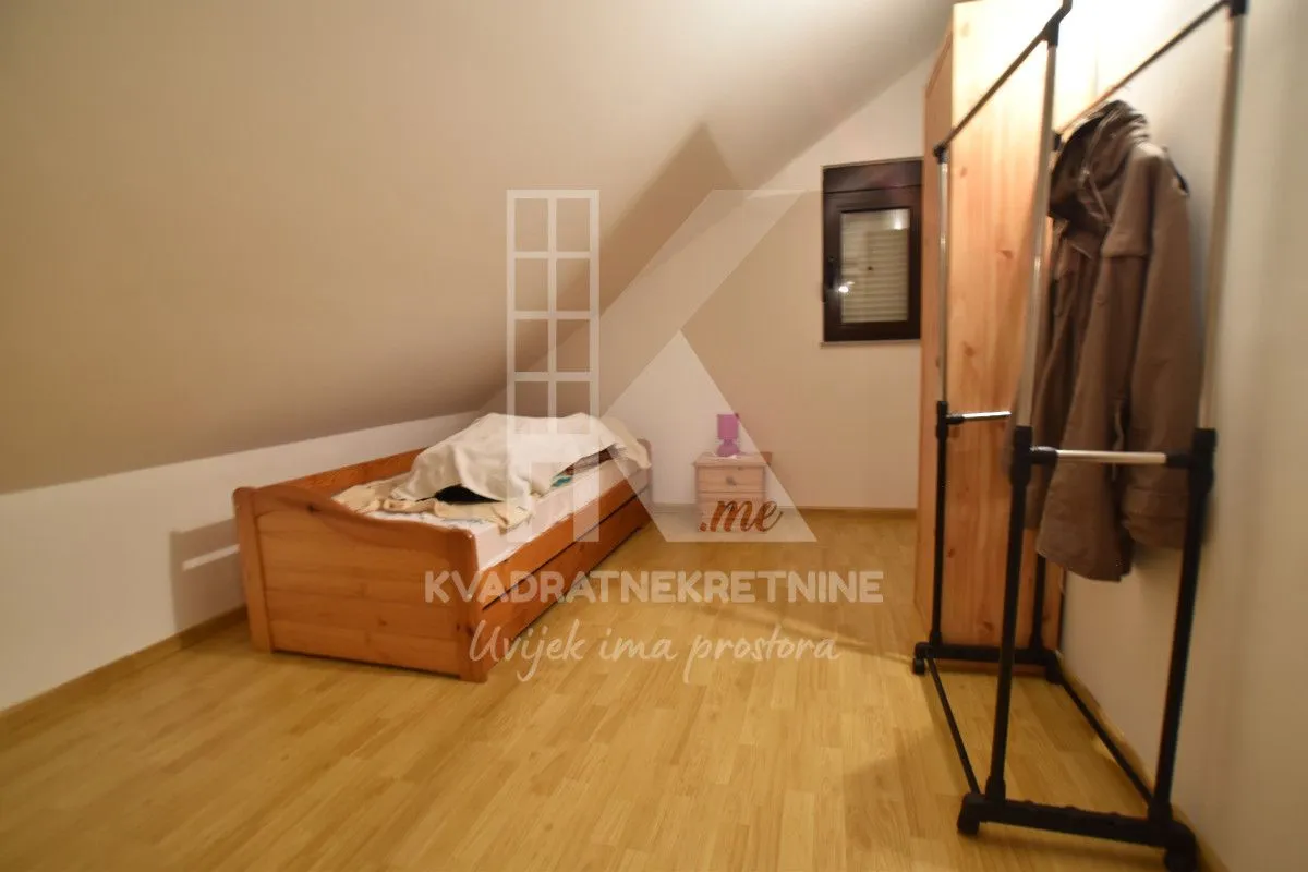 Sale, house, 250m², Zelenika, Podgorica
