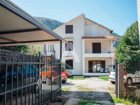 Sale, house, 300m², Škaljari, Kotor - image 17