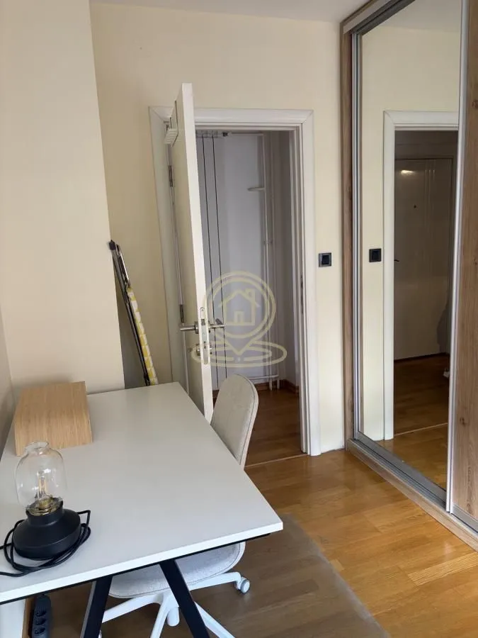 Izdavanje, jednosoban stan, 33m², Stari Grad, Beograd