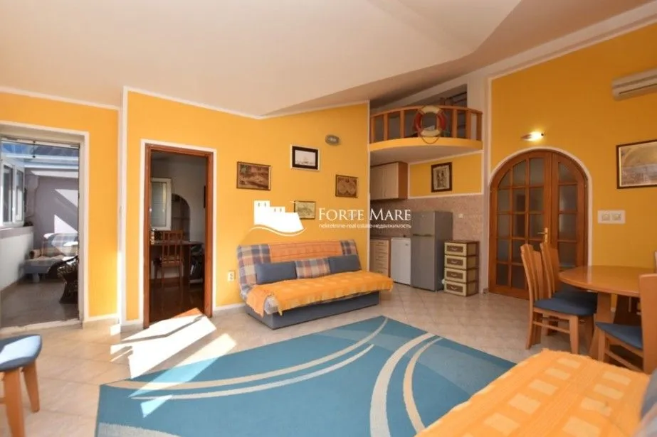 Prodaja, dvosoban stan, 70m², Đenovići, Herceg Novi