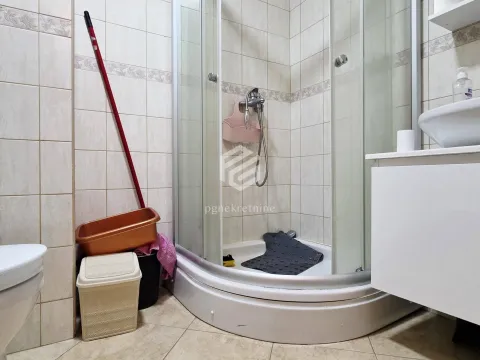 Izdavanje, dvosoban stan, 65m², Stari Aerodrom, Podgorica - image 19