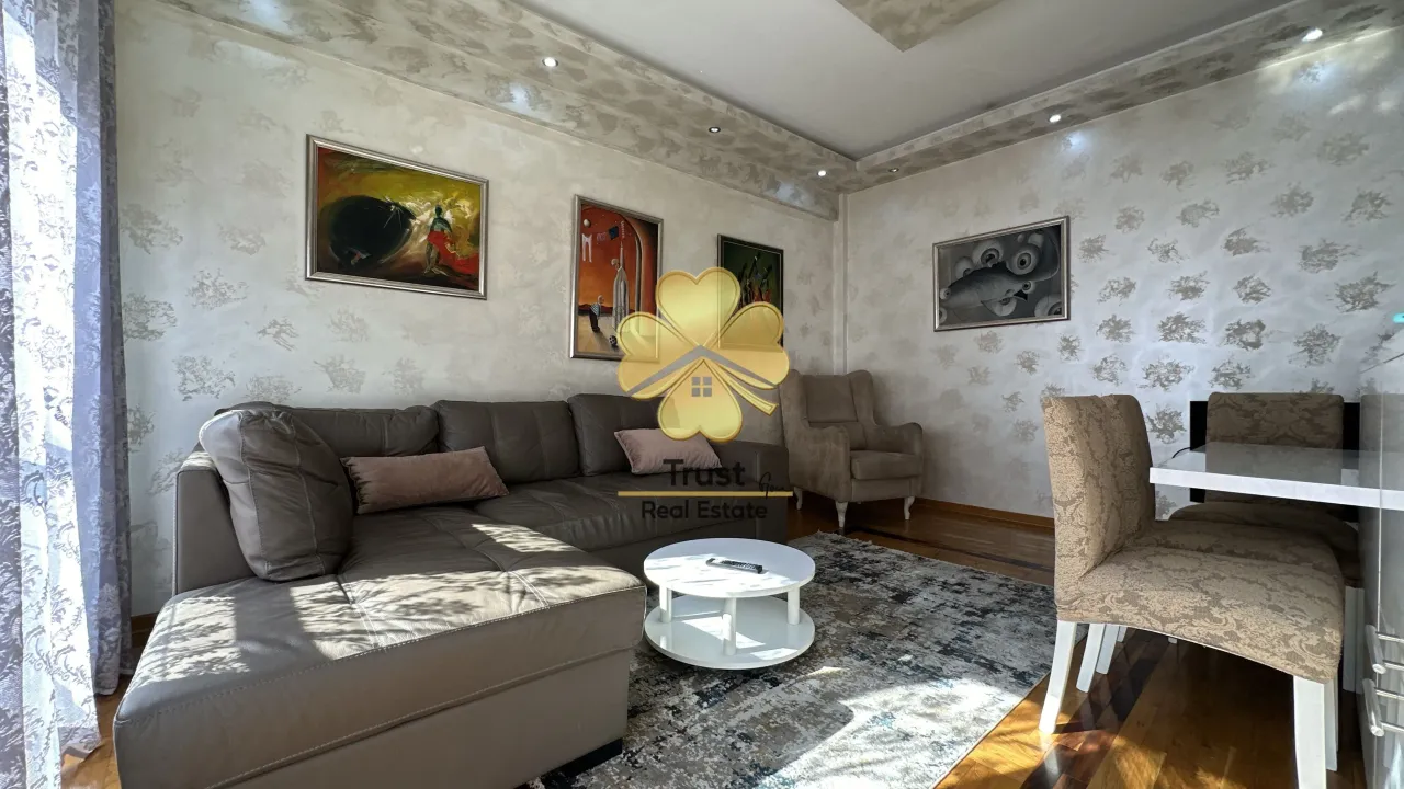 Izdavanje, dvosoban stan, 60m², Blok 9, Podgorica