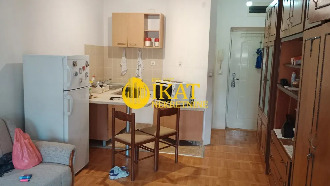 Izdavanje, stan, 24m², Zvezdara Sve Podlokacije, Beograd
