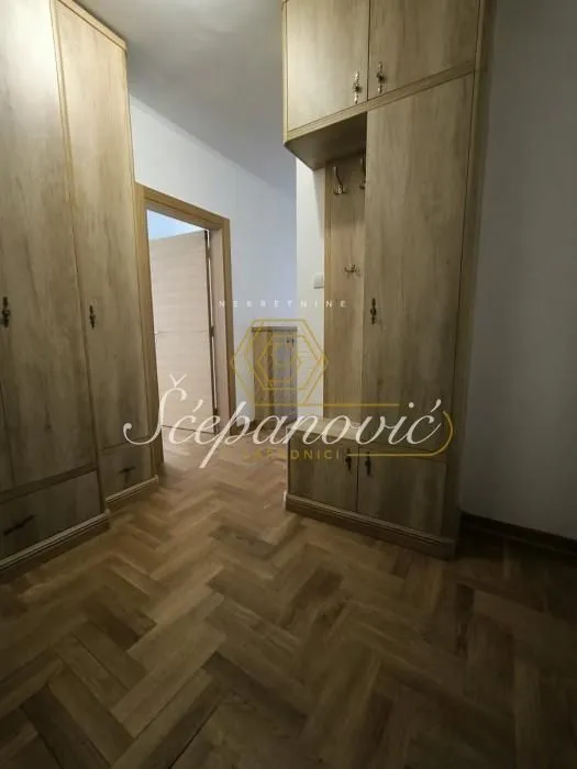 Prodaja, trosoban stan, 70m², Podbara, Novi Sad Sve Podlokacije