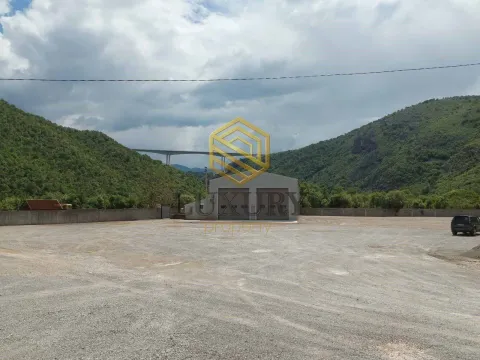 Izdavanje, poslovni prostor, 370m², Bioče, Podgorica - image 1