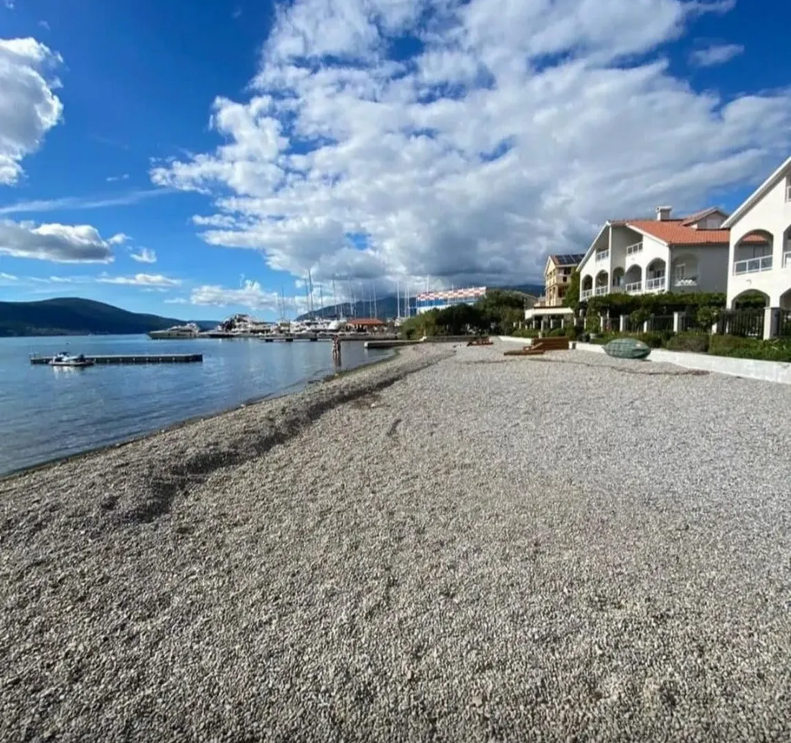 Prodaja, jednosoban stan, 49m², Tivat, Crna Gora