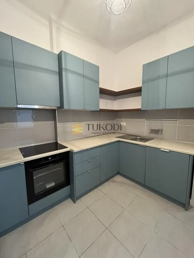 Prodaja, trosoban stan, 112m², Centar, Novi Sad
