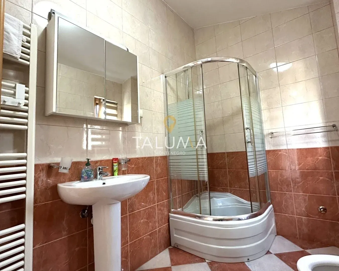 Rent, house, 130m², Zelenika, Podgorica