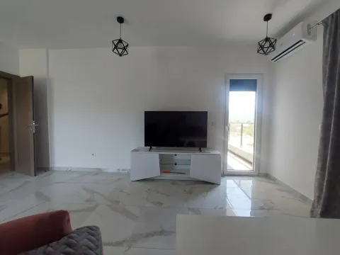 Izdavanje, dvosoban stan, 70m², Radanovići, Kotor - image 7