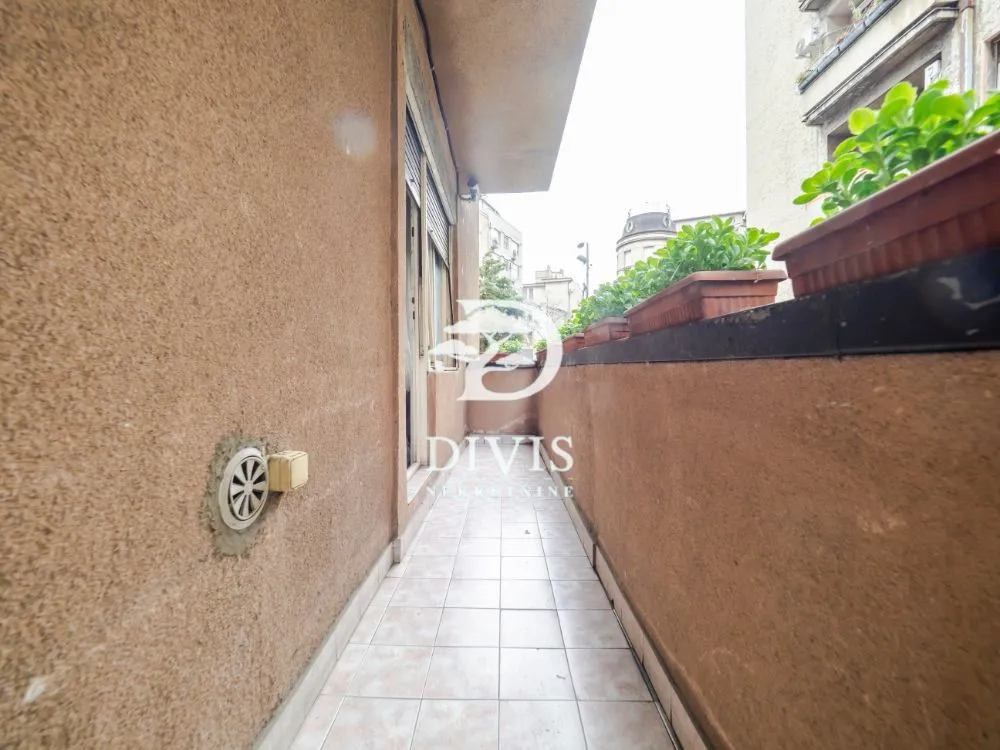 Prodaja, trosoban stan, 80m², Skadarlija, Beograd