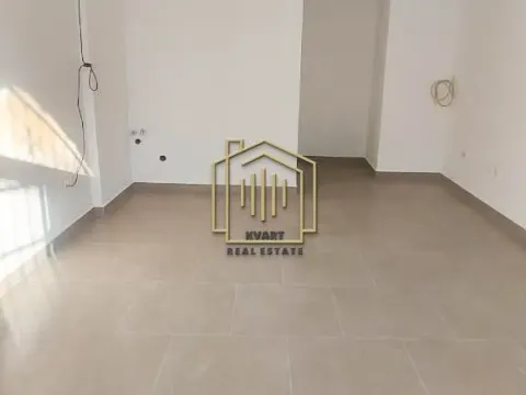 Izdavanje, poslovni prostor, 30m², Dobrota, Kotor - image 2