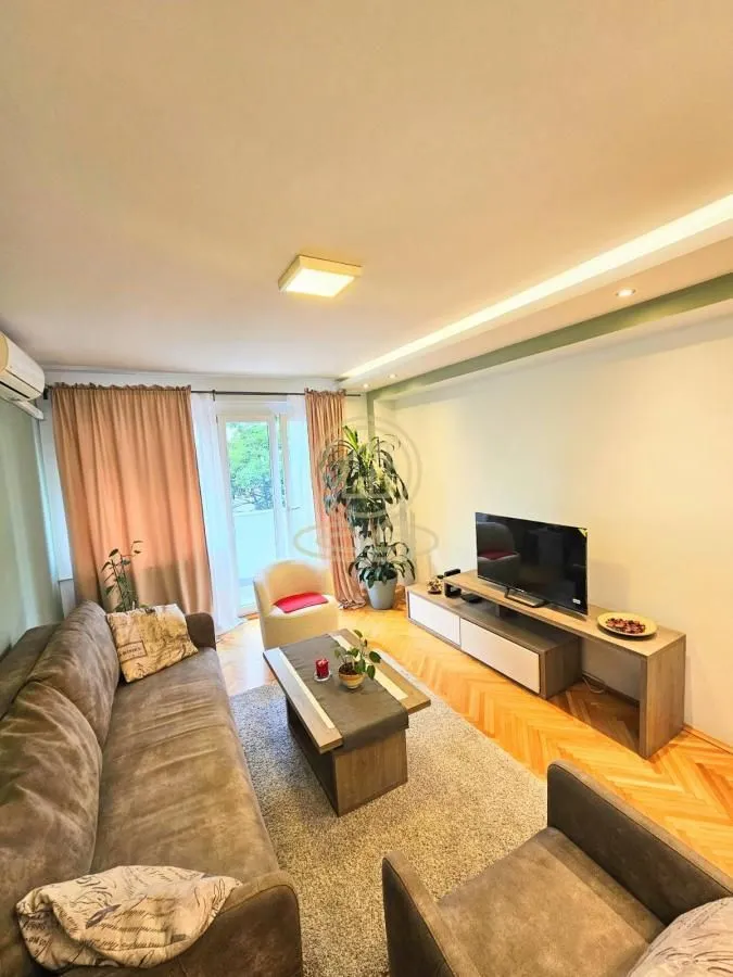 Rent, two bedroom apartment, 55m², Sarajevska, Beograd