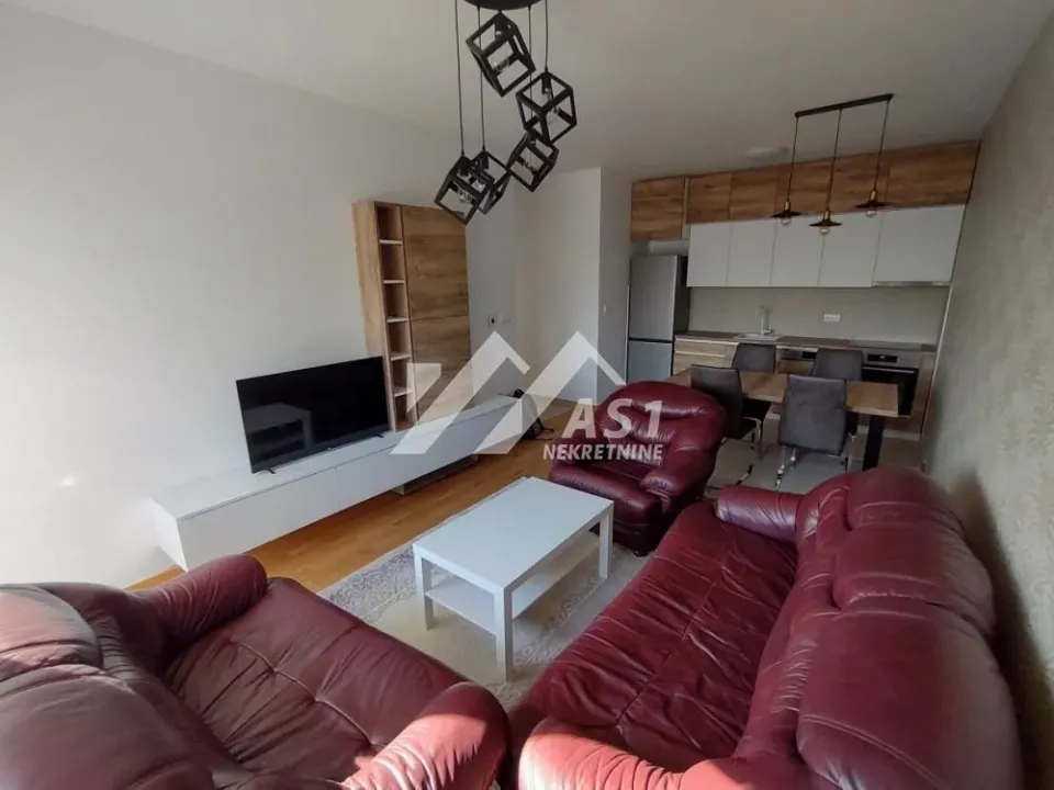Izdavanje, trosoban stan, 58m², Podbara, Novi Sad Sve Podlokacije