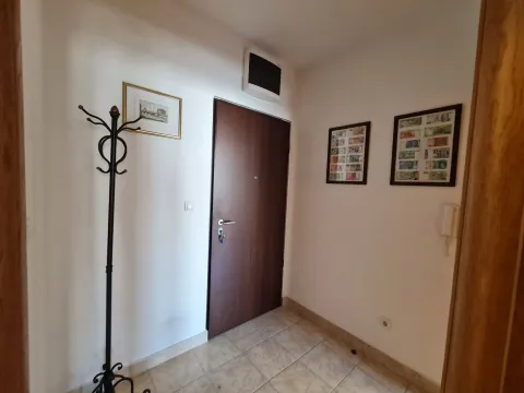 Rent, two bedroom apartment, 45m², Stari Aerodrom, Podgorica - image 4