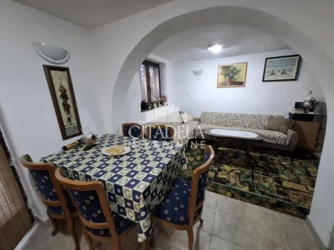 Prodaja, kuća, 70m², Irig, Srbija - image 2