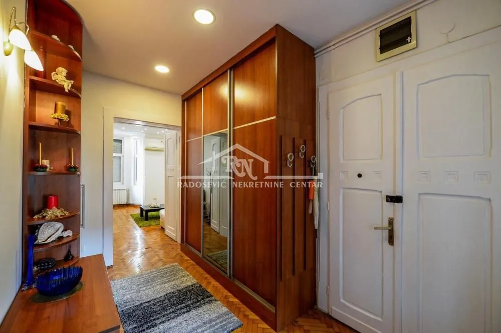 Sale, three bedroom apartment, 86m², Vračar Centar, Vračar Sve Podlokacije
