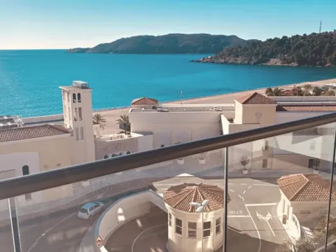 Izdavanje, trosoban stan, 136m², Bečići, Budva - image 9