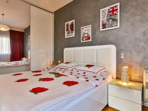 Rent, two bedroom apartment, 110m², Budva, Crna Gora - image 7