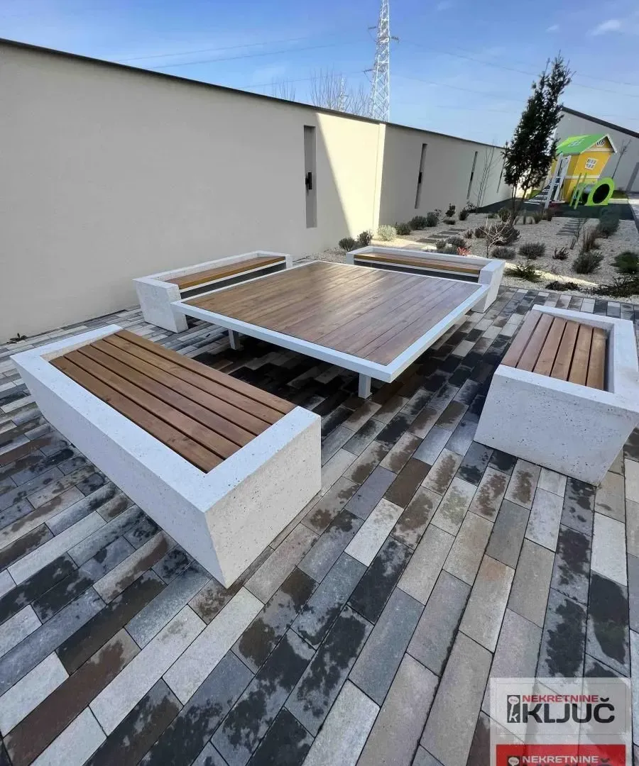 Prodaja, četvorosoban stan, 130m², Novo naselje, Novi Sad
