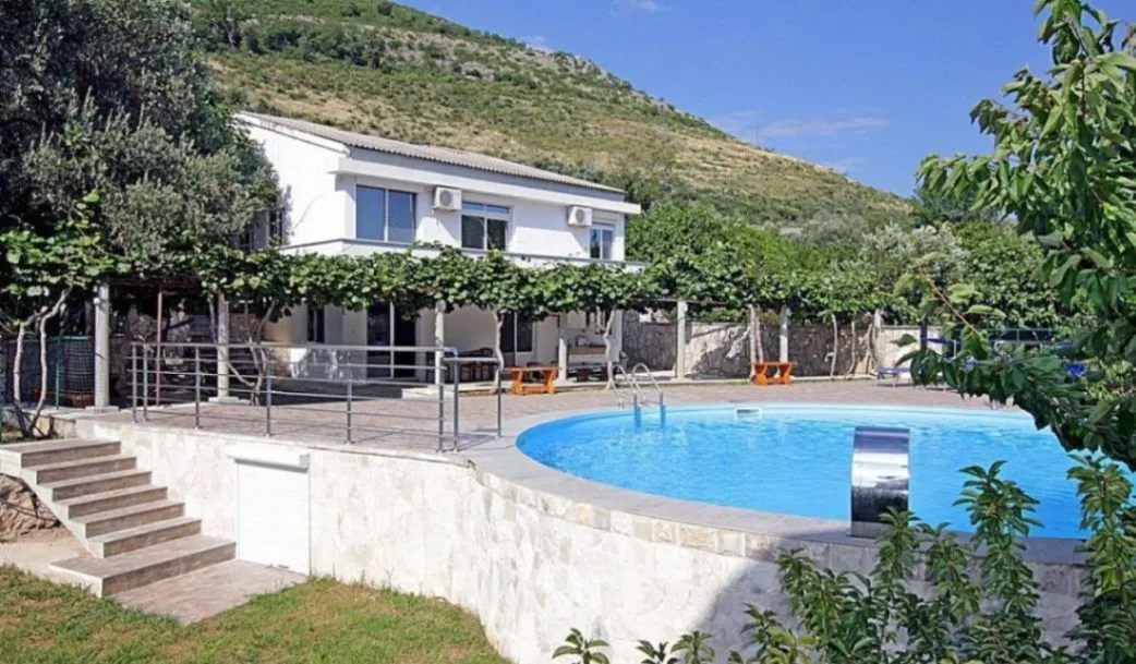 Sale, house, 300m², Reževići, Budva