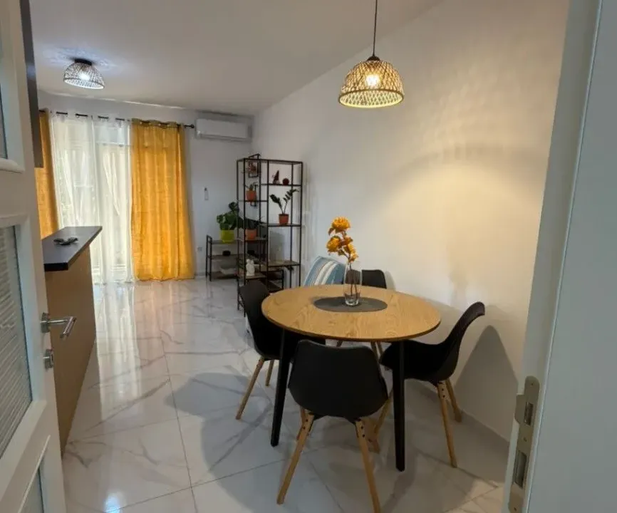 Rent, two bedroom apartment, 50m², Seljanovo, Tivat