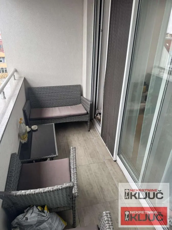 Prodaja, četvorosoban stan, 97m², Sajmište, Novi Sad