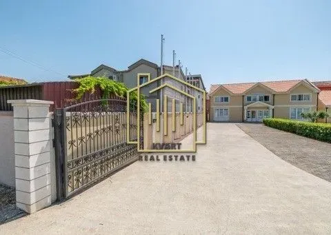 Izdavanje, poslovni prostor, 250m², Gornja Gorica, Podgorica - image 21