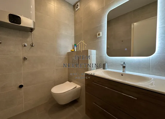 Izdavanje, dvosoban stan, 75m², Preko Morače, Podgorica