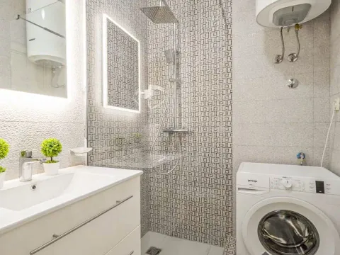 Prodaja, jednosoban stan, 51m², Bečići, Budva - image 3