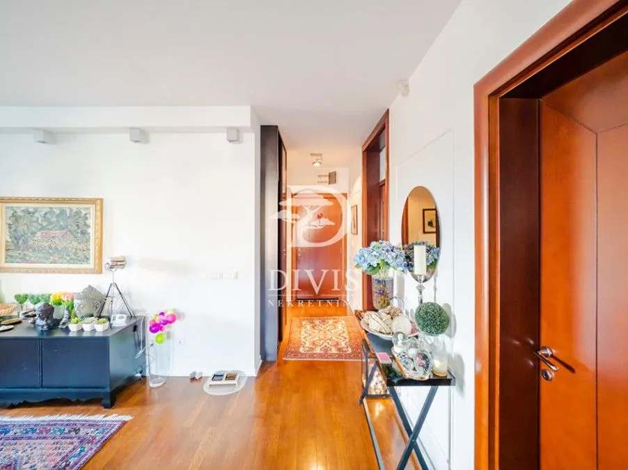 Sale, four bedroom apartment, 124m², Savski Venac, Beograd