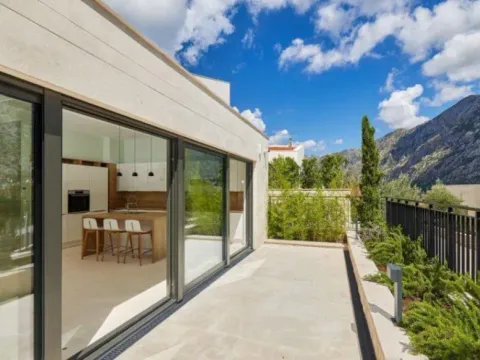Sale, house, 479m², Prčanj, Kotor - image 4