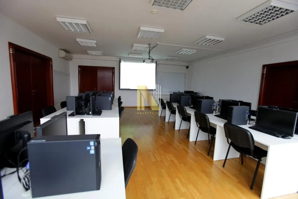 Rent, office space, 500m², Adamovićevo Naselje, Novi Sad Sve Podlokacije